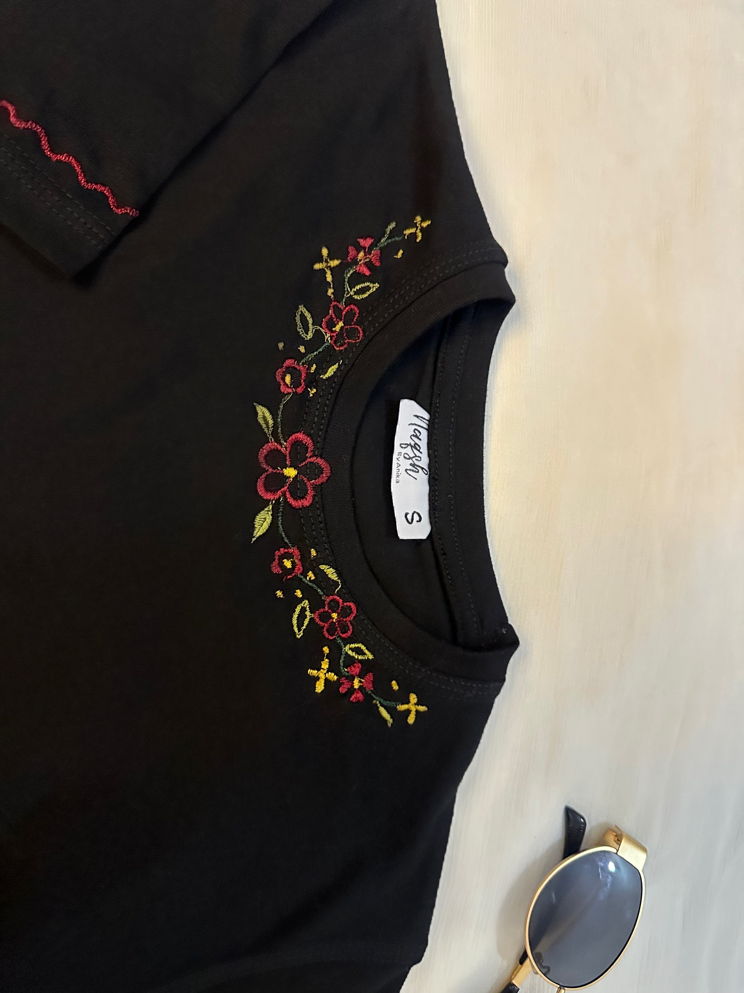 Embroidered Floral Tee – Black